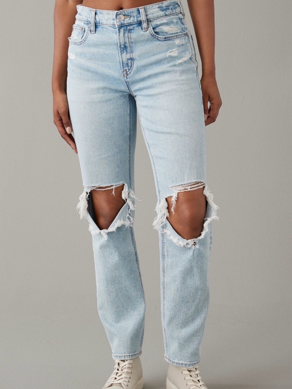 American Eagle relaxed mom Jean distressing at knees